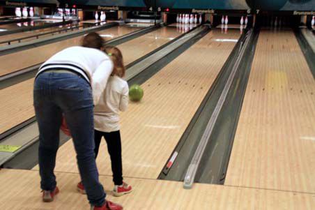 Mercredi 21 décembre, Sortie Patinoise et Bowling puis accueil des enfants par le Père Noël